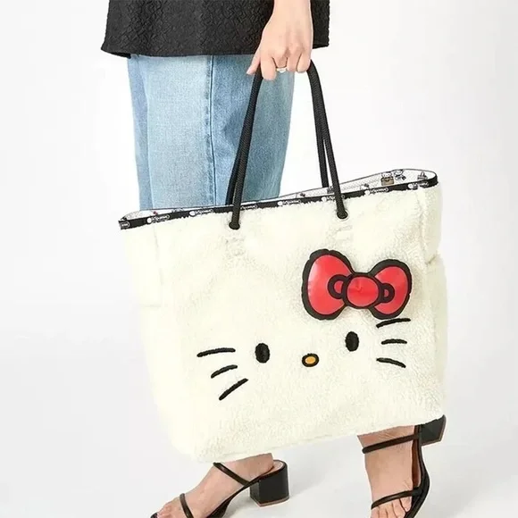 Hello Kitty 50th anniversary Limited Edition Reversible Fleece Tote Bag - Picture 2 of 6
